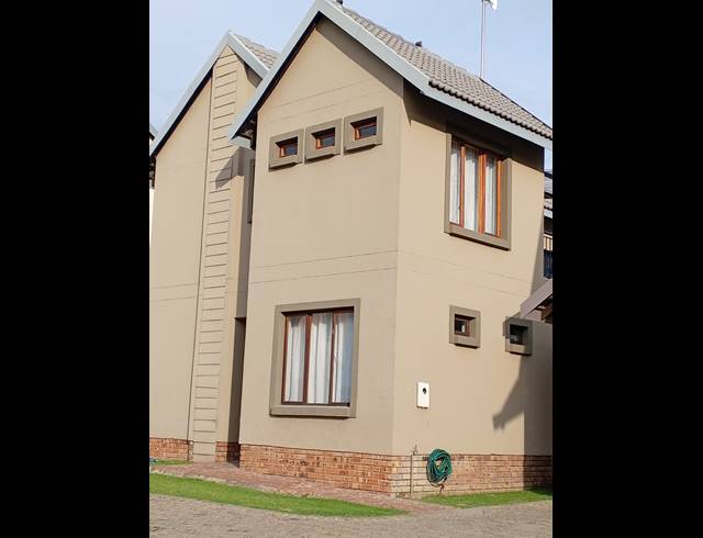 2 BEDROOM SECTIONAL TITLE FOR SALE IN NOORDRAND